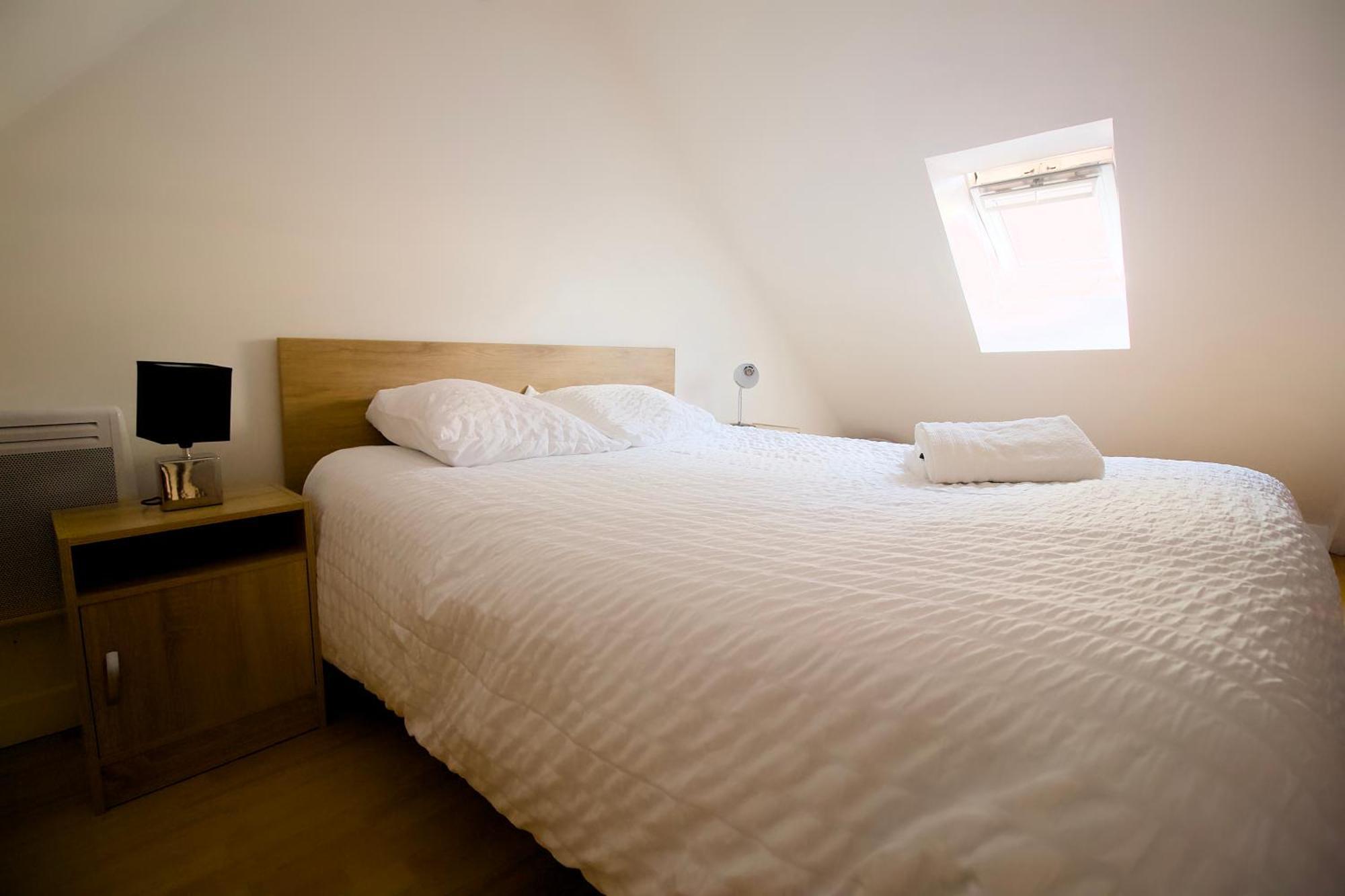 Triplex Lumineux A Cherbourg, Hyper Centre, 2 Pas Du Port & Vie Nocturne, Intendance Luxury Host ภายนอก รูปภาพ